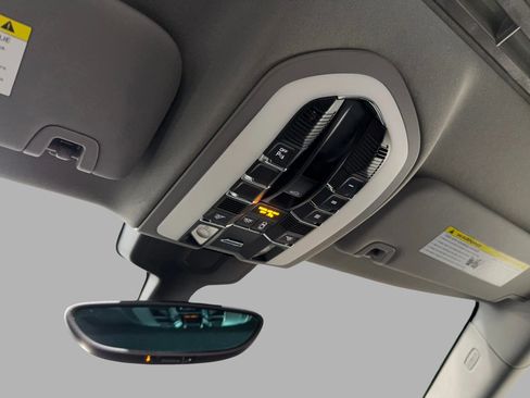 Used 2014 Porsche Panamera S image 37