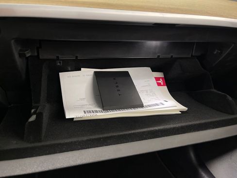 Used 2021 Tesla Model 3 Standard Range Plus RWD image 27