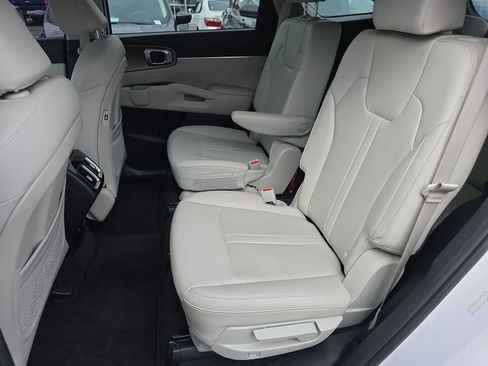 Used 2023 Kia Sorento SX image 34