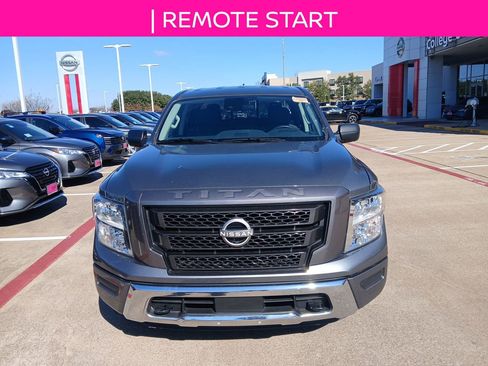 Used 2023 Nissan Titan SV w/ Accessory Utility Package image 5