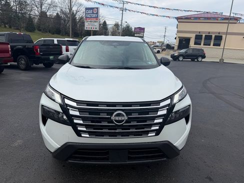 Used 2024 Nissan Rogue S image 2