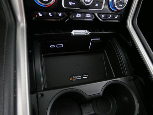 Used 2022 GMC Yukon Denali image 29