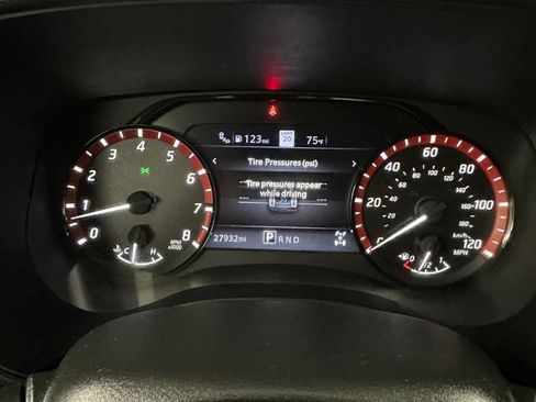 Used 2024 Nissan Frontier PRO-4X w/ Technology Package AWD/4WD image 17