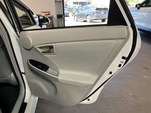 Used 2015 Toyota Prius Five w/ Advanced Technology Package FWD image 15