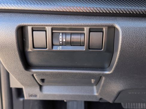 Used 2024 Subaru Crosstrek 2.0i Premium image 37