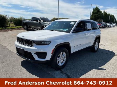 Used 2023 Jeep Grand Cherokee Laredo AWD/4WD image 1