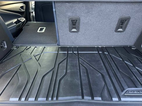 Used 2022 Chevrolet Bolt EUV LT w/ Convenience Package image 17