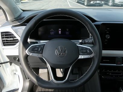 New 2025 Volkswagen Taos SE
