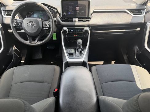 Used 2023 Toyota RAV4 LE AWD/4WD image 17