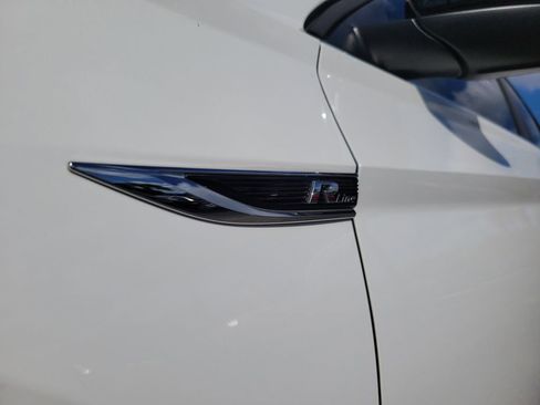 Used 2019 Volkswagen Jetta R-Line w/ R-Line Cold Weather Package FWD image 8