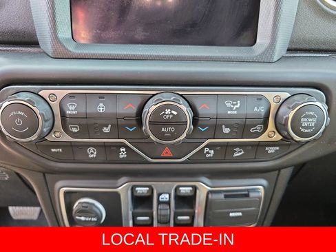 Used 2019 Jeep Wrangler Unlimited Sahara w/ Quick Order Package 24M Moab AWD/4WD image 21