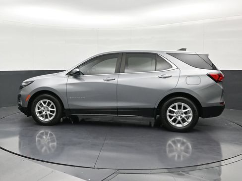 Used 2024 Chevrolet Equinox LT FWD image 2
