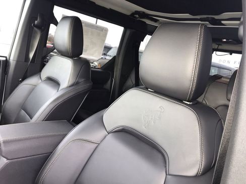 New 2025 Ford Bronco Badlands image 11