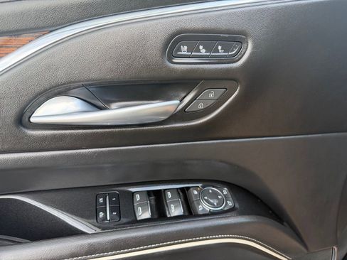 Used 2023 Cadillac Escalade Premium Luxury image 29