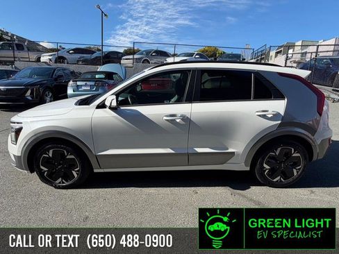 Used 2023 Kia Niro Wave image 8