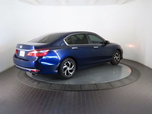 Used 2017 Honda Accord LX image 7