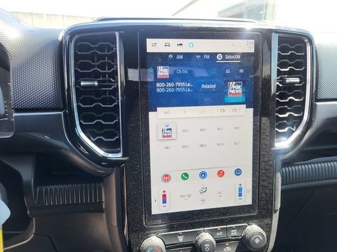 Used 2025 Ford Ranger XLT w/ Black Appearance Package RWD image 16
