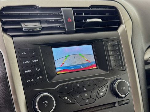 Used 2018 Ford Fusion S FWD image 18