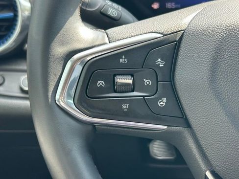 Used 2025 Chevrolet Trax LT w/ Driver Confidence Package image 21