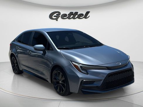 Used 2024 Toyota Corolla SE FWD image 3