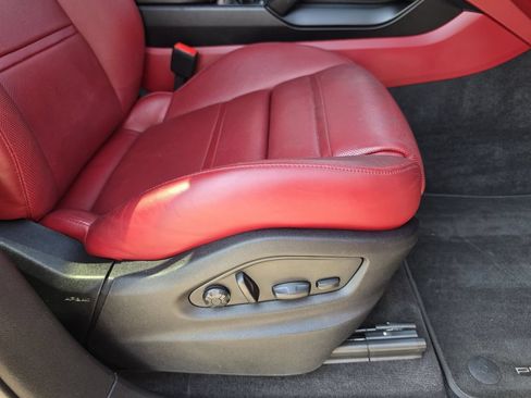 Certified 2023 Porsche Cayenne Coupe AWD/4WD image 35