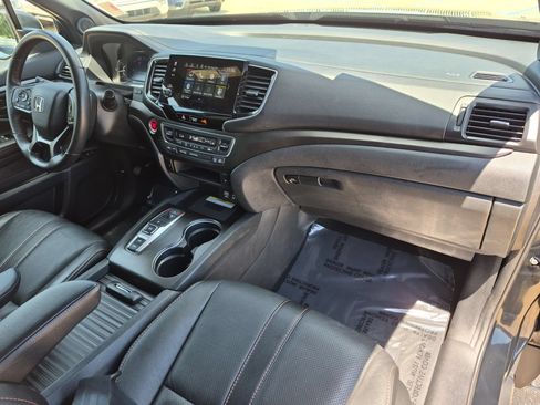 Used 2023 Honda Passport TrailSport image 33
