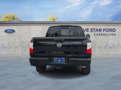 Used 2023 Nissan Titan SV w/ SV Convenience Package AWD/4WD image 7
