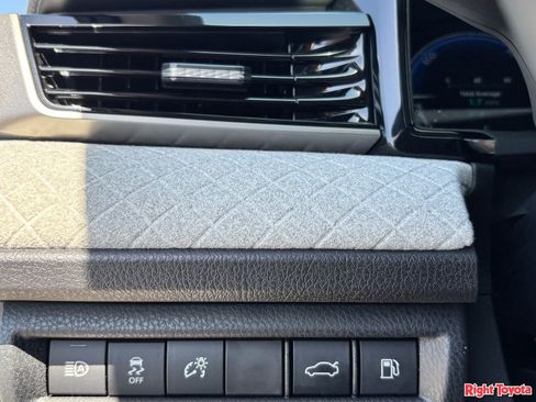Certified 2026 Toyota Camry XLE FWD image 31