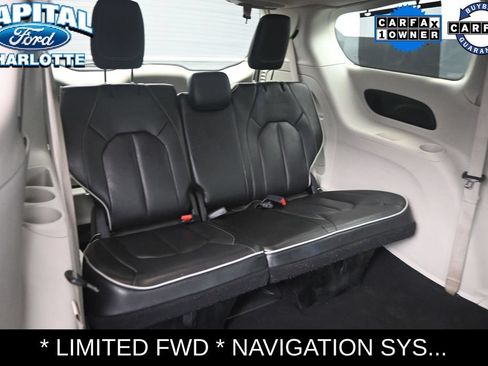 Used 2024 Chrysler Pacifica Limited FWD image 13