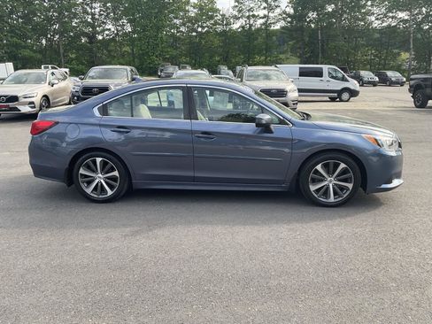 Used 2017 Subaru Legacy 2.5i Limited AWD/4WD image 6