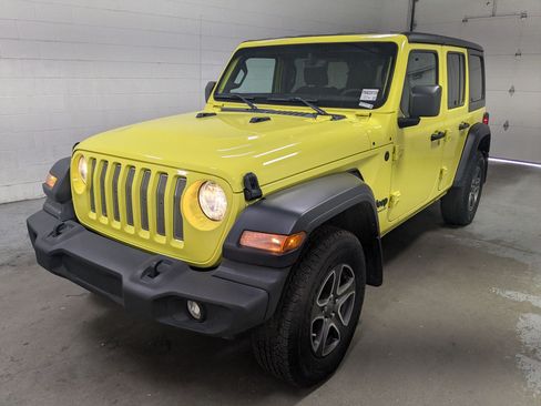 Used 2023 Jeep Wrangler Unlimited Sport w/ Uconnect 4C Nav & Sound Group AWD/4WD image 11
