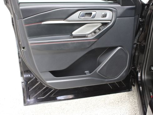 Used 2025 Ford Explorer ST w/ Sun And Sound Package AWD/4WD image 12
