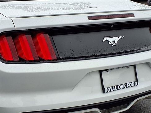 Used 2017 Ford Mustang Premium image 23