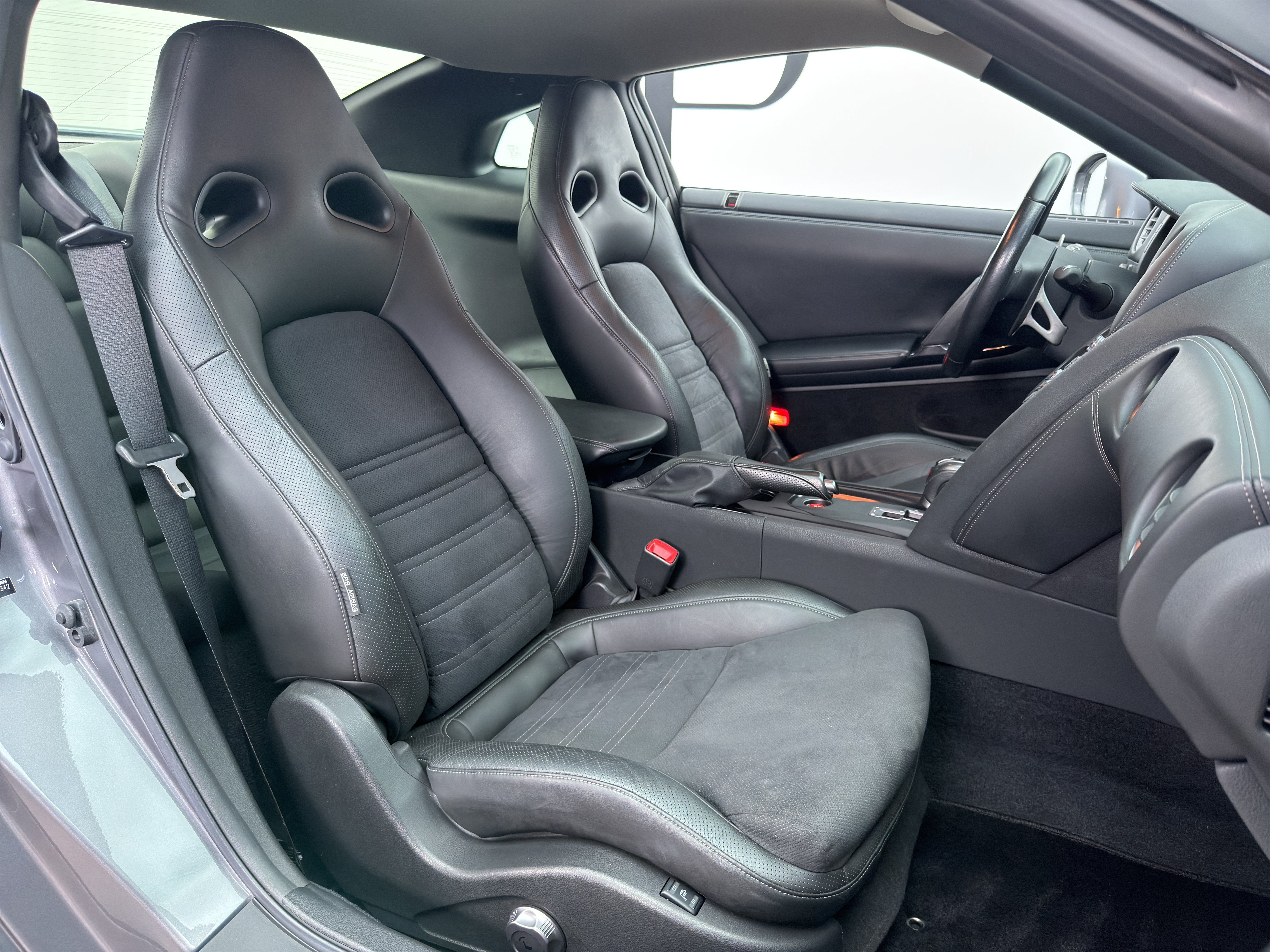 Used 2013 Nissan GT-R Premium AWD/4WD image 17