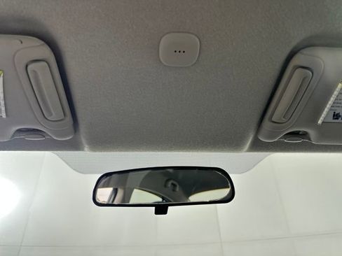 Used 2017 Nissan Versa S Plus image 23