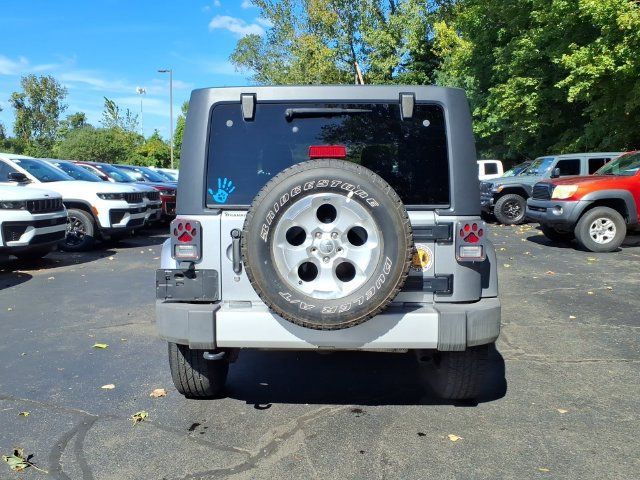 Used 2013 Jeep Wrangler Unlimited Sahara w/ Dual Top Group AWD/4WD image 6