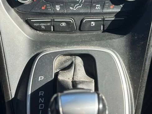 Used 2017 Ford C-MAX Energi Titanium FWD image 15