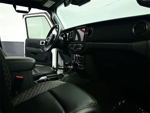 Used 2021 Jeep Wrangler Unlimited Sahara image 24