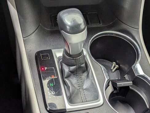 Used 2019 Toyota Highlander XLE image 17