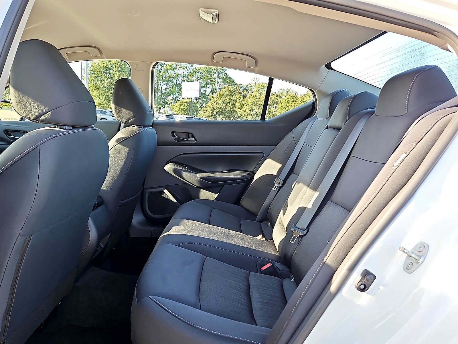 Used 2024 Nissan Altima 2.5 SV FWD image 10