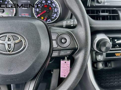 Used 2020 Toyota RAV4 LE AWD/4WD image 17