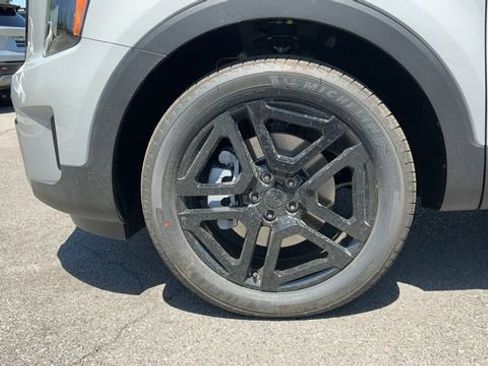 Certified 2025 Kia Telluride SX Prestige X-Line AWD/4WD image 11