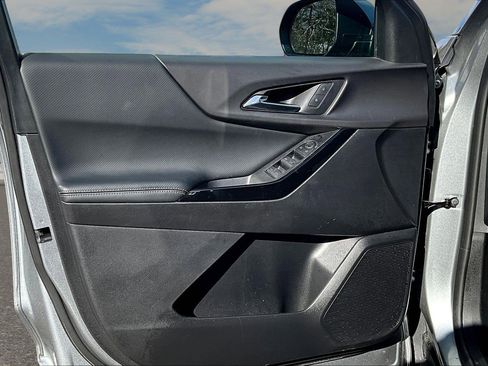 Used 2025 Chevrolet Equinox LT image 12