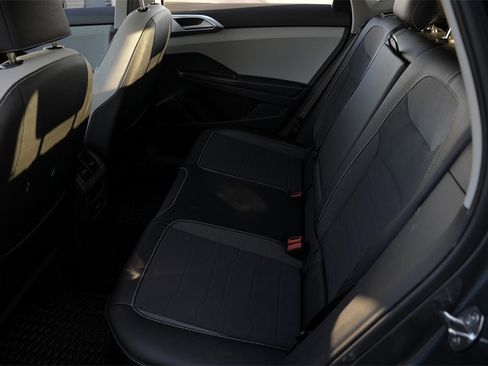 New 2025 Volkswagen Taos SE image 30