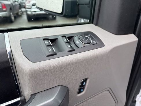 Used 2017 Ford F150 XLT AWD/4WD image 25