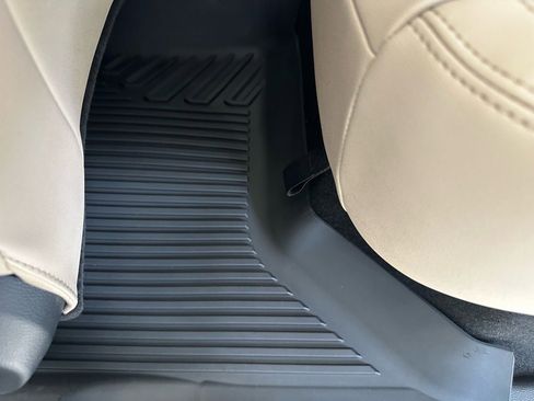 New 2025 Ford Ranger Lariat w/ Chrome Accent Package image 29