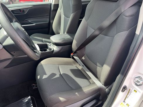 Used 2025 Toyota RAV4 LE image 33