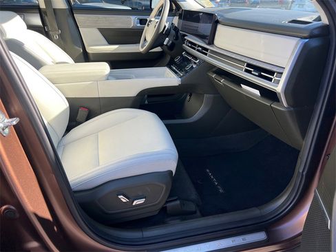 Used 2024 Hyundai Santa Fe Calligraphy image 13