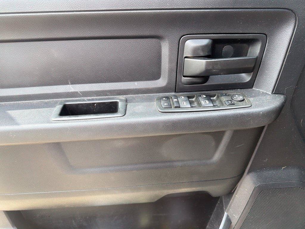 Used 2014 RAM 2500 Tradesman w/ Chrome Appearance Group AWD/4WD image 11