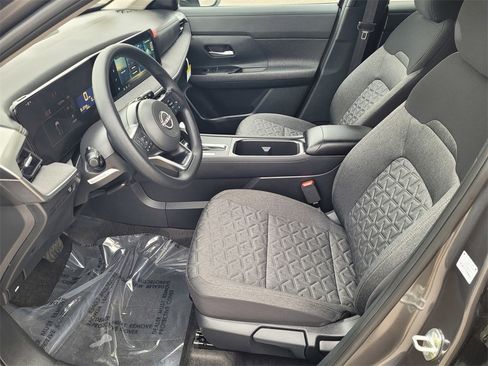 New 2026 Nissan Kicks SV image 8